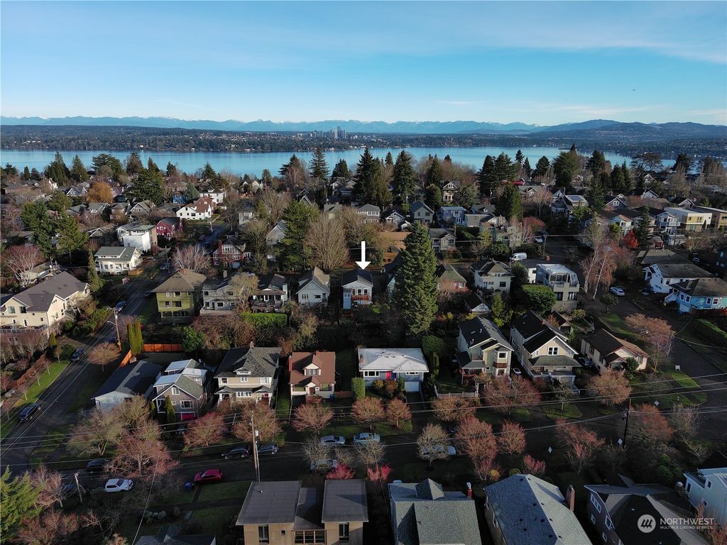 Photo of 1519 32nd Avenue, Seattle, WA 98122 (MLS # 2202819)