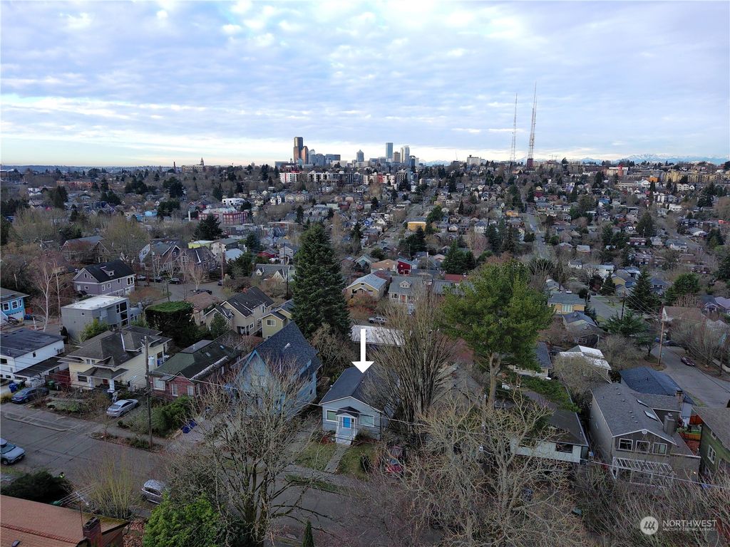 Photo of 1519 32nd Avenue, Seattle, WA 98122 (MLS # 2202819)