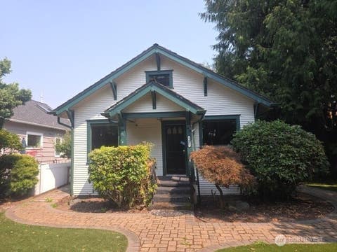 Photo of 1611 Oakes Avenue, Everett, WA 98201 (MLS # 2573339)