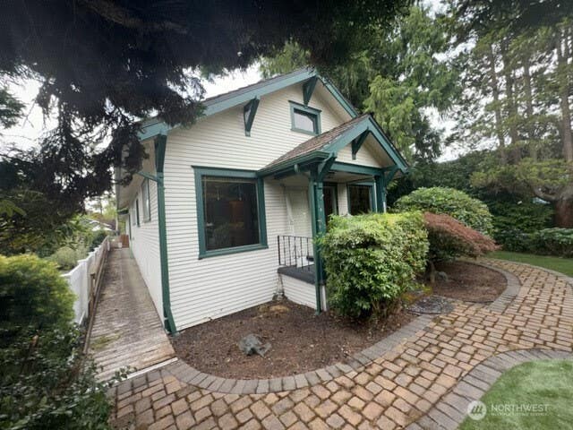 Photo of 1611 Oakes Avenue, Everett, WA 98201 (MLS # 2573339)