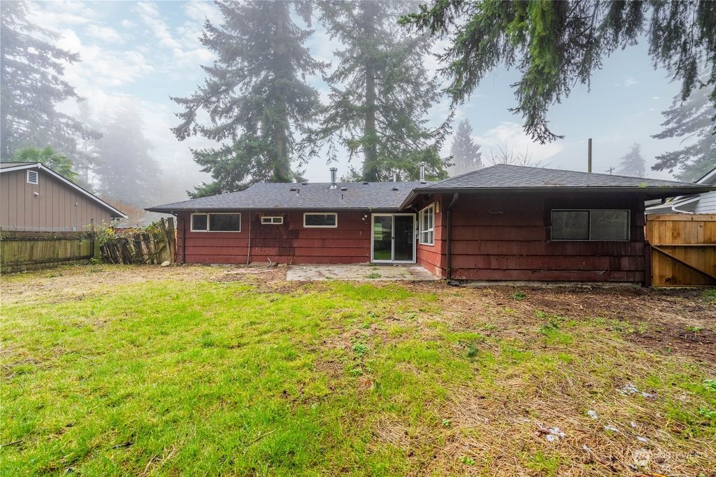 Photo of 22705 58th Avenue W, Mountlake Terrace, WA 98243 (MLS # 2322423)