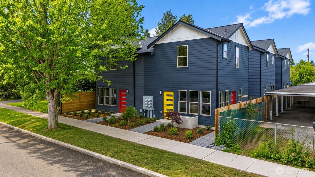 Photo of 4416 S Frontenac Street #B, Seattle, WA 98118 (MLS # 2532204)