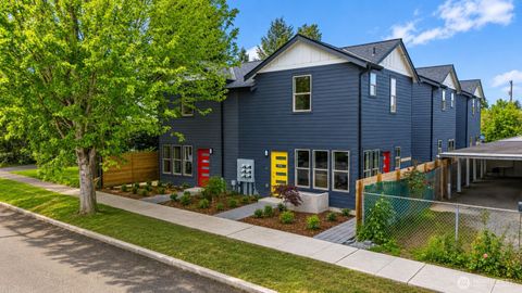 Photo of 4416 S Frontenac Street #B, Seattle, WA 98118 (MLS # 2532204)