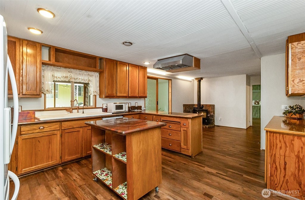 Photo of 815 124th Street SW #10, Everett, WA 98204 (MLS # 2581344)