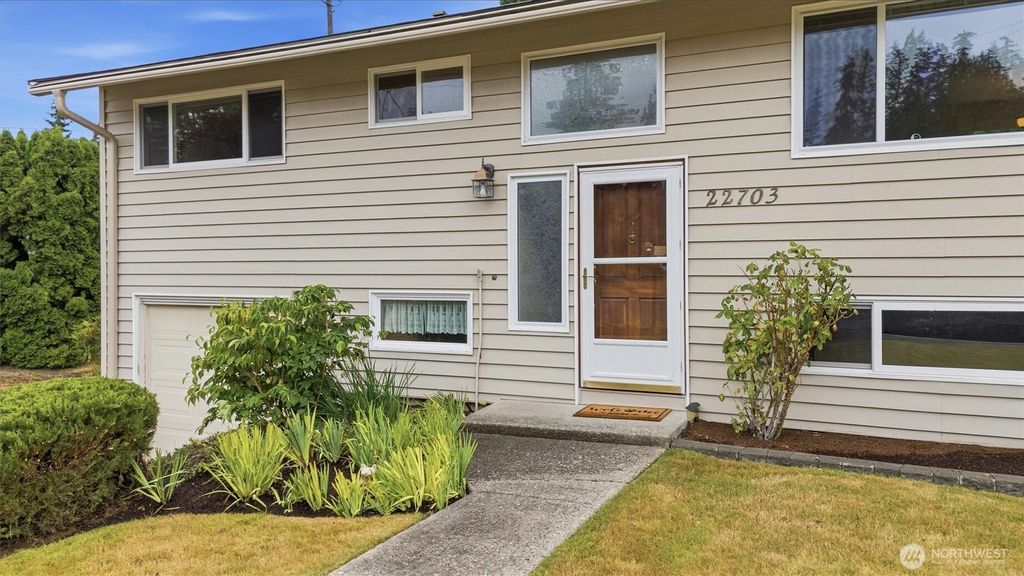 Photo of 22703 38th Avenue W, Mountlake Terrace, WA 98043 (MLS # 2556404)