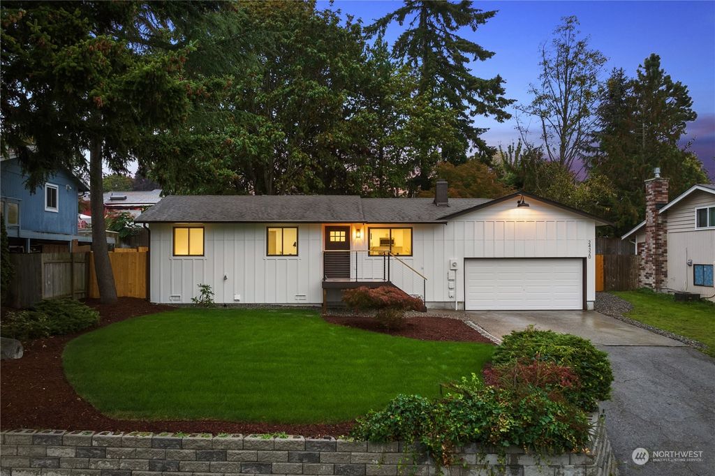 Photo of 24320 20th Avenue S, Des Moines, WA 98198 (MLS # 2298038)