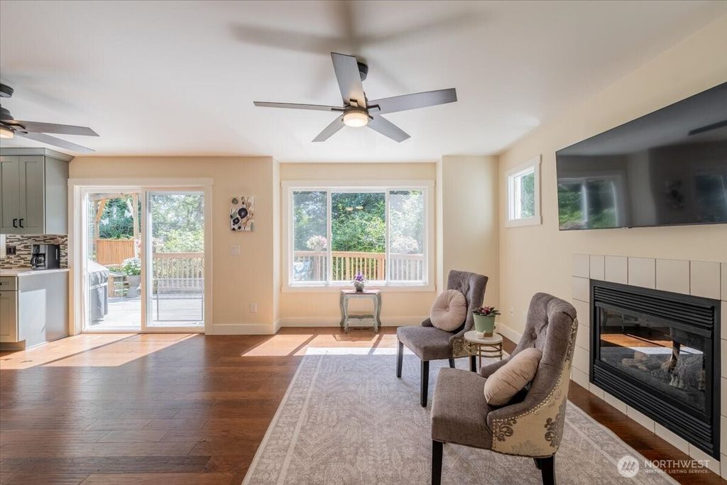 Photo of 1812 80th Avenue NE, Lake Stevens, WA 98258 (MLS # 2422992)