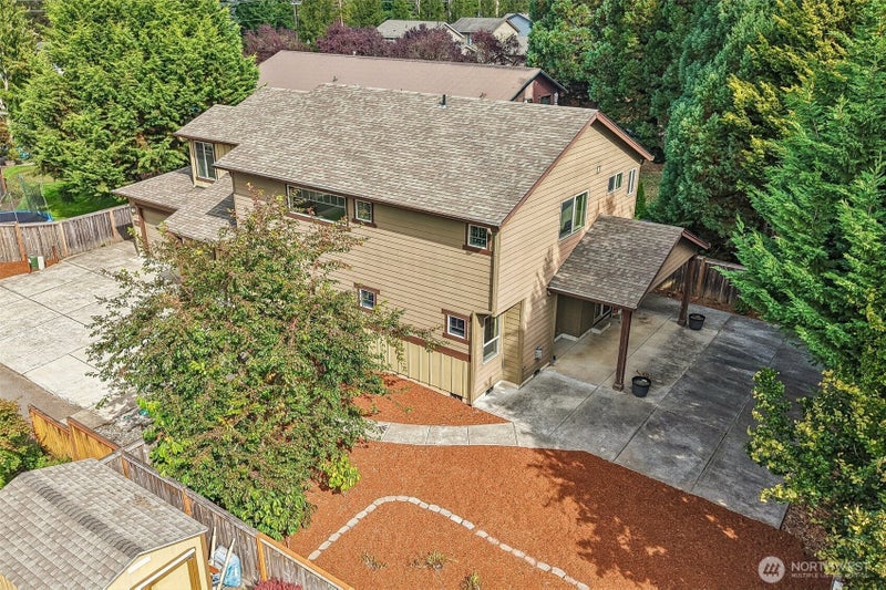 305 NW 24th Way