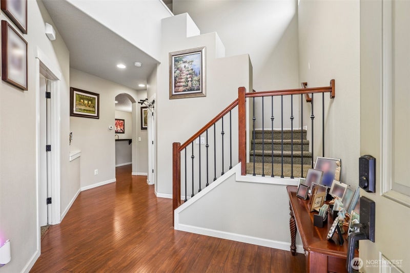 305 NW 24th Way