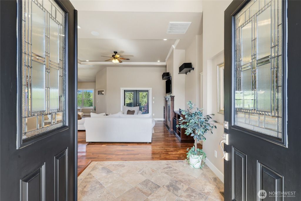 Photo of 11227 Shawnee Road E, Puyallup, WA 98374 (MLS # 2514118)