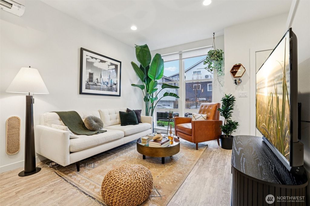 Photo of 2403 SW Edmunds Street, Seattle, WA 98106 (MLS # 2466316)