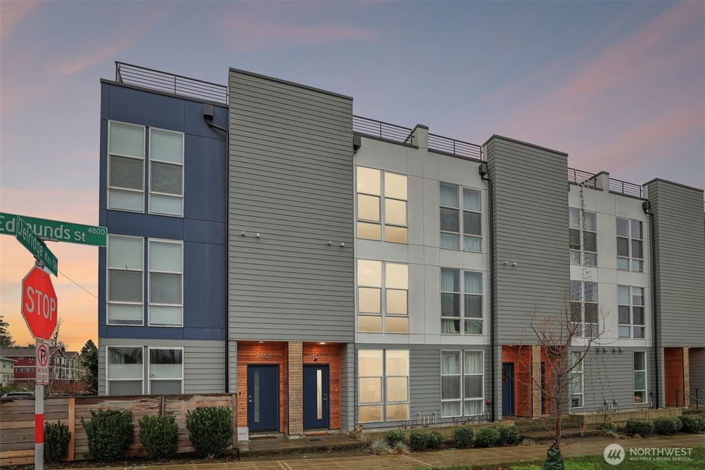 Photo of 2403 SW Edmunds Street, Seattle, WA 98106 (MLS # 2466316)