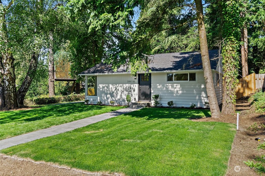 Photo of 3816 NE 115th Street, Seattle, WA 98125 (MLS # 2280846)