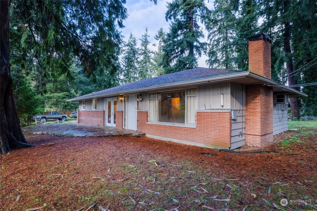 Photo of 20710 Cypress Way, Lynnwood, WA 98036 (MLS # 2185650)