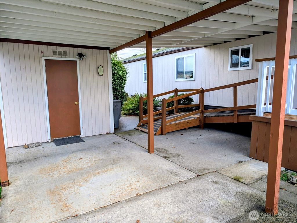 Photo of 15411 SE Mill Plain Blvd Boulevard #A-9, Vancouver, WA 98684 (MLS # 2477724)