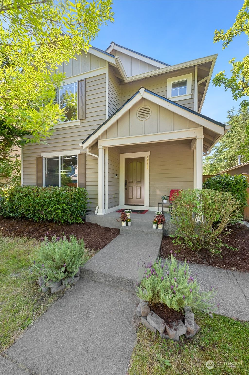 Photo of 22315 NE 98th Street, Redmond, WA 98053 (MLS # 2128734)