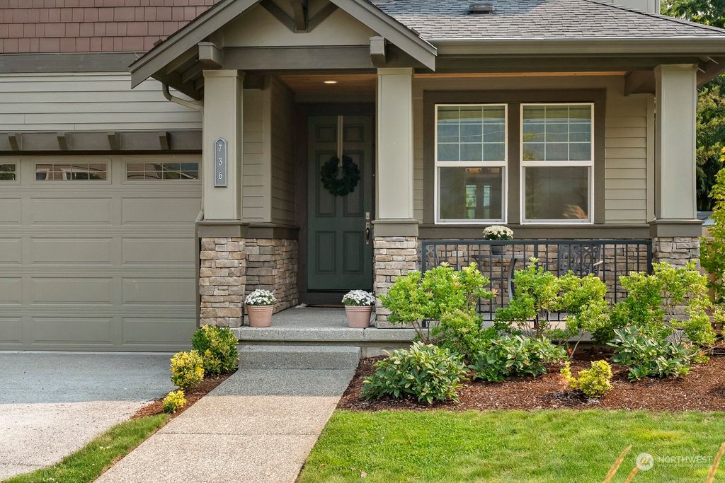 Photo of 736 Maloney Grove Avenue SE, North Bend, WA 98045 (MLS # 1994764)