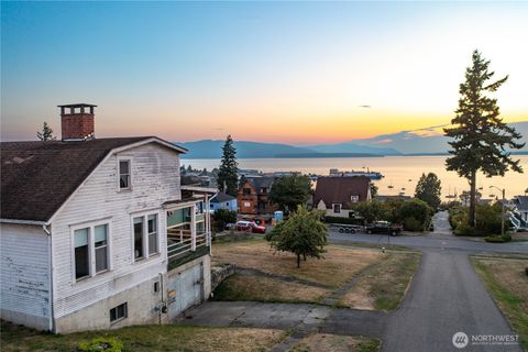 Photo of 917 13th Street, Bellingham, WA 98225 (MLS # 2448887) Photo of 917 13th Street, Bellingham, WA 98225 (MLS # 2448887)