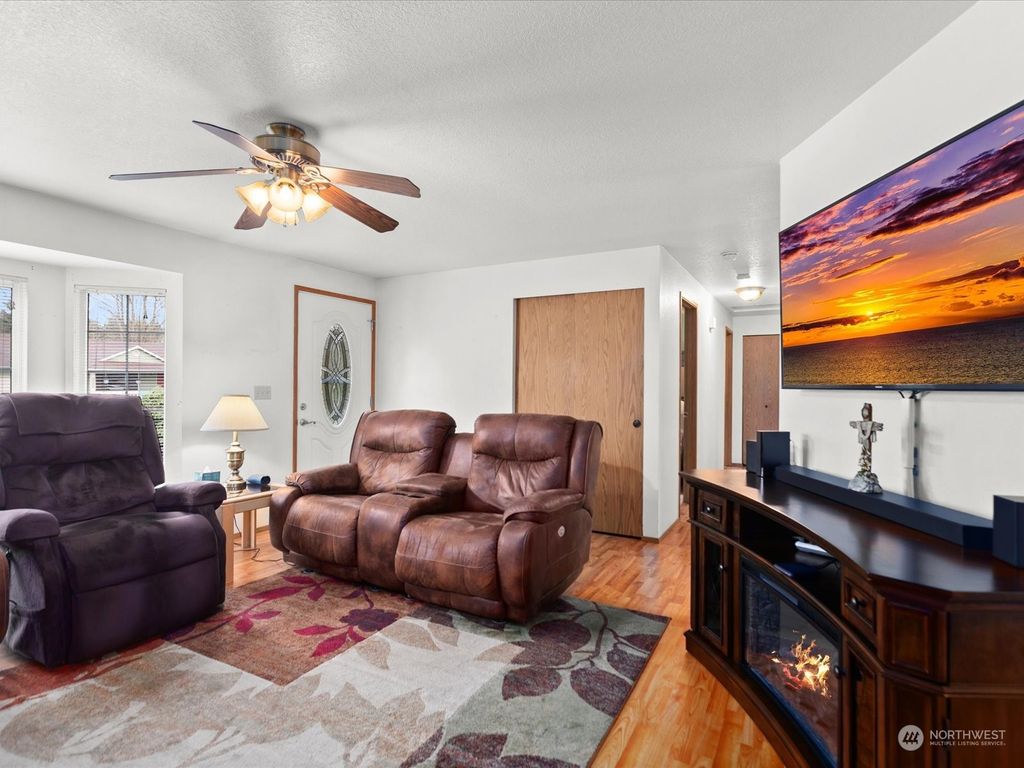 Photo of 5506 93rd Place NE, Marysville, WA 98270 (MLS # 2191724)