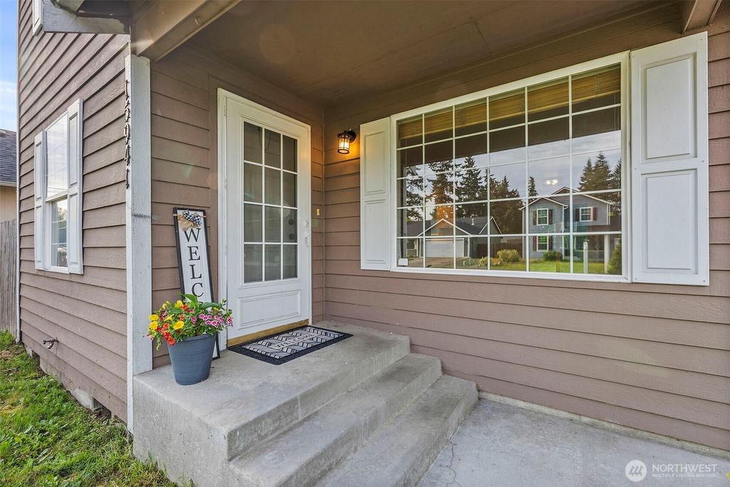 Photo of 15941 Quail Meadows Court SE, Yelm, WA 98597 (MLS # 2511138)