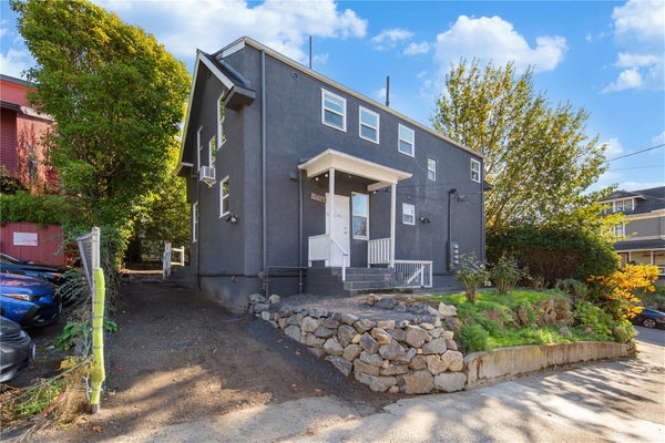 1414 E SPRING ST, SEATTLE, WA 98122 - Image 84c32415e7c2f41f2a4e1e3721ed6571/2210003647