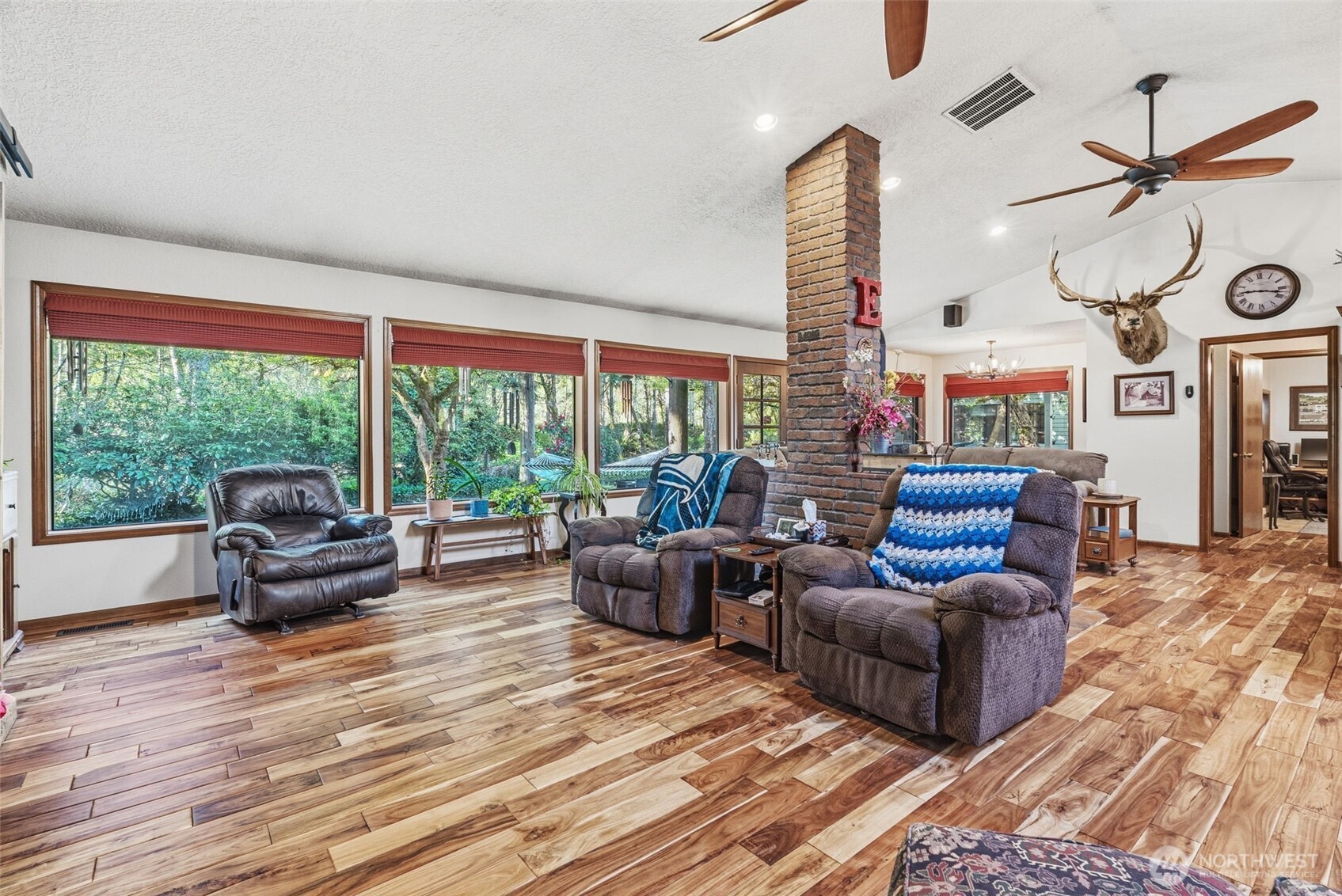 1269 King Road