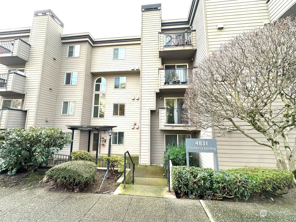 Photo of 4831 Fauntleroy SW #107, Seattle, WA 98116 (MLS # 2324925)