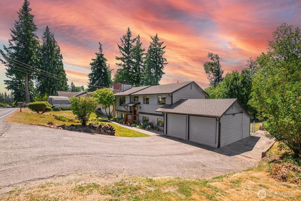Photo of 12602 Robinhood Lane, Snohomish, WA 98290 (MLS # 2389964)