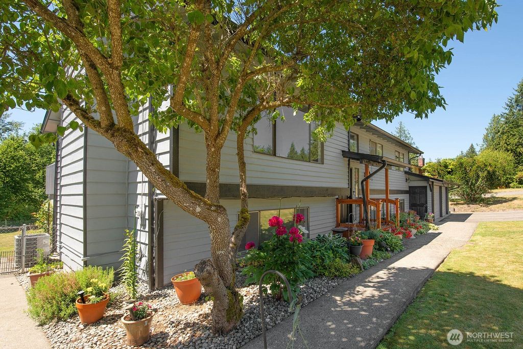 Photo of 12602 Robinhood Lane, Snohomish, WA 98290 (MLS # 2389964)