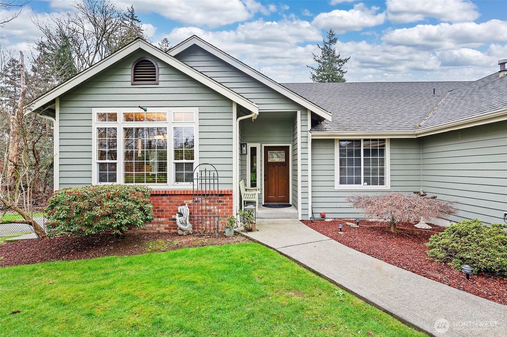 Photo of 2307 16th Avenue, Milton, WA 98354 (MLS # 2465773)