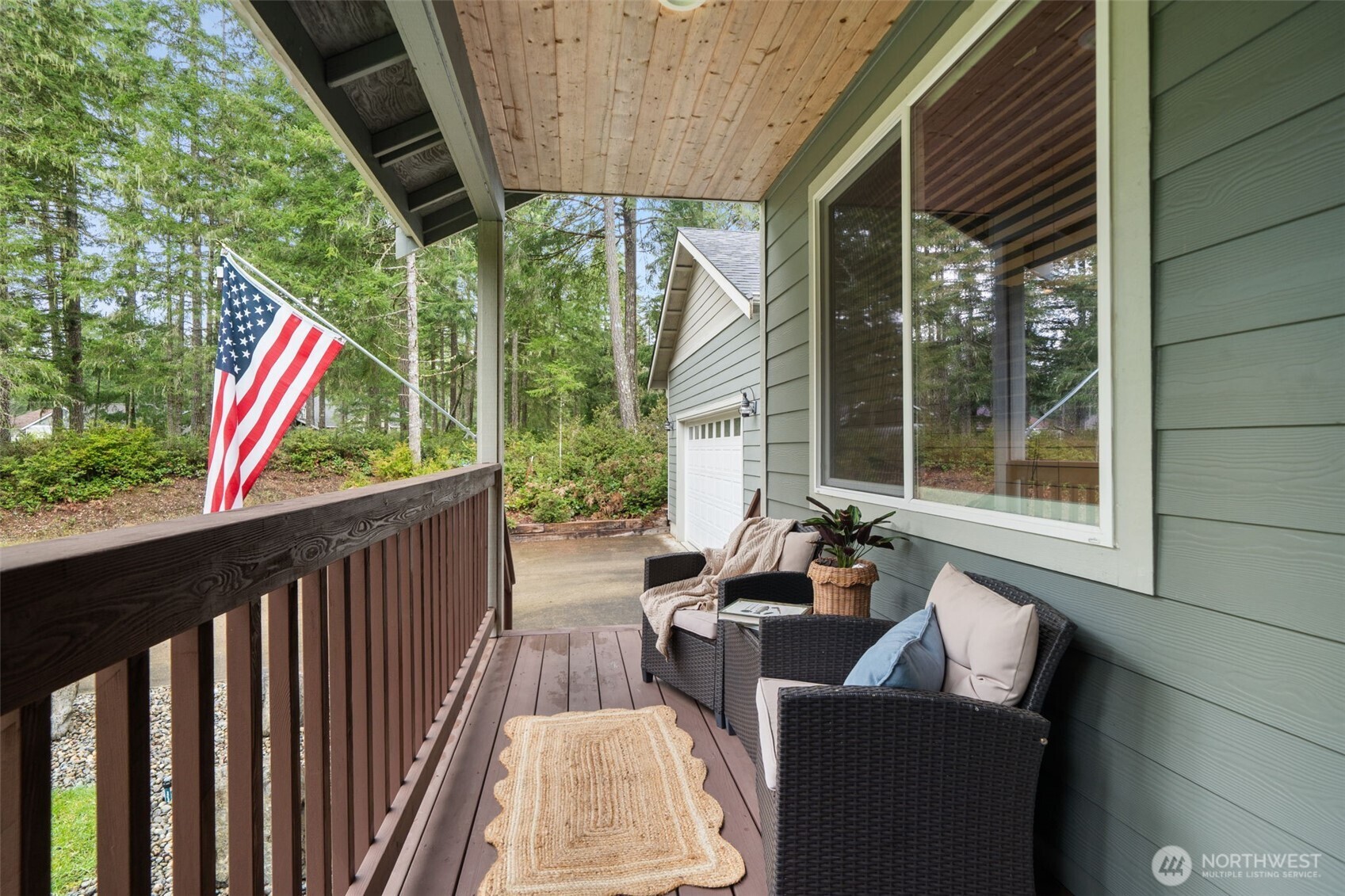 20 E Laurel Park