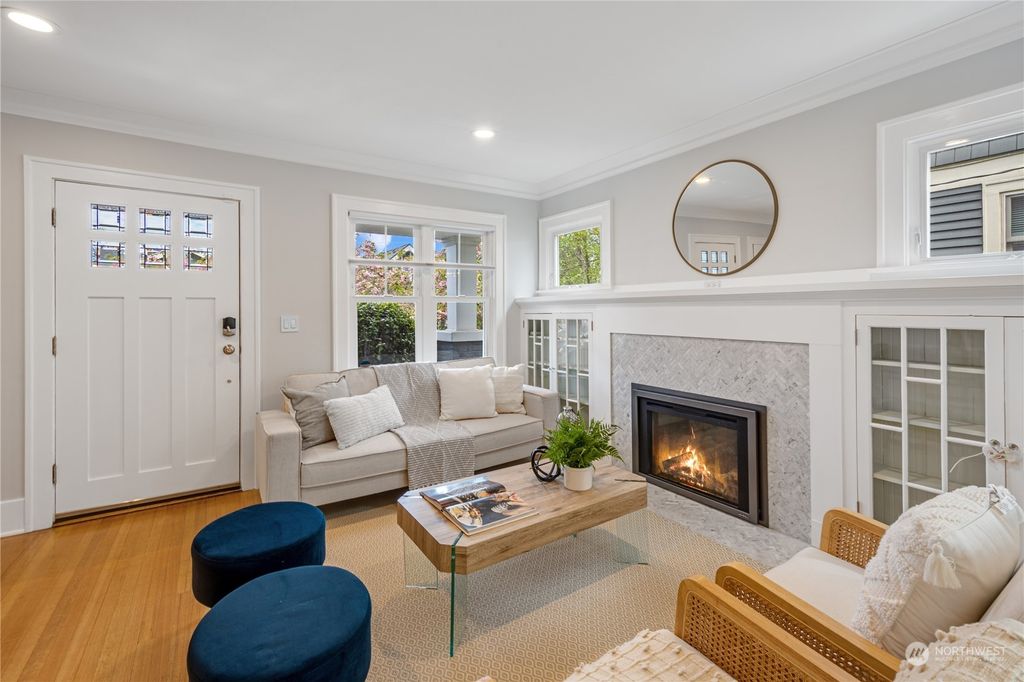 Photo of 405 W Crockett Street, Seattle, WA 98119 (MLS # 2067516)