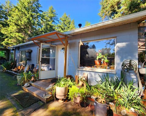 Photo of 469 Julius Drive, Point Roberts, WA 98281 (MLS # 2434551)