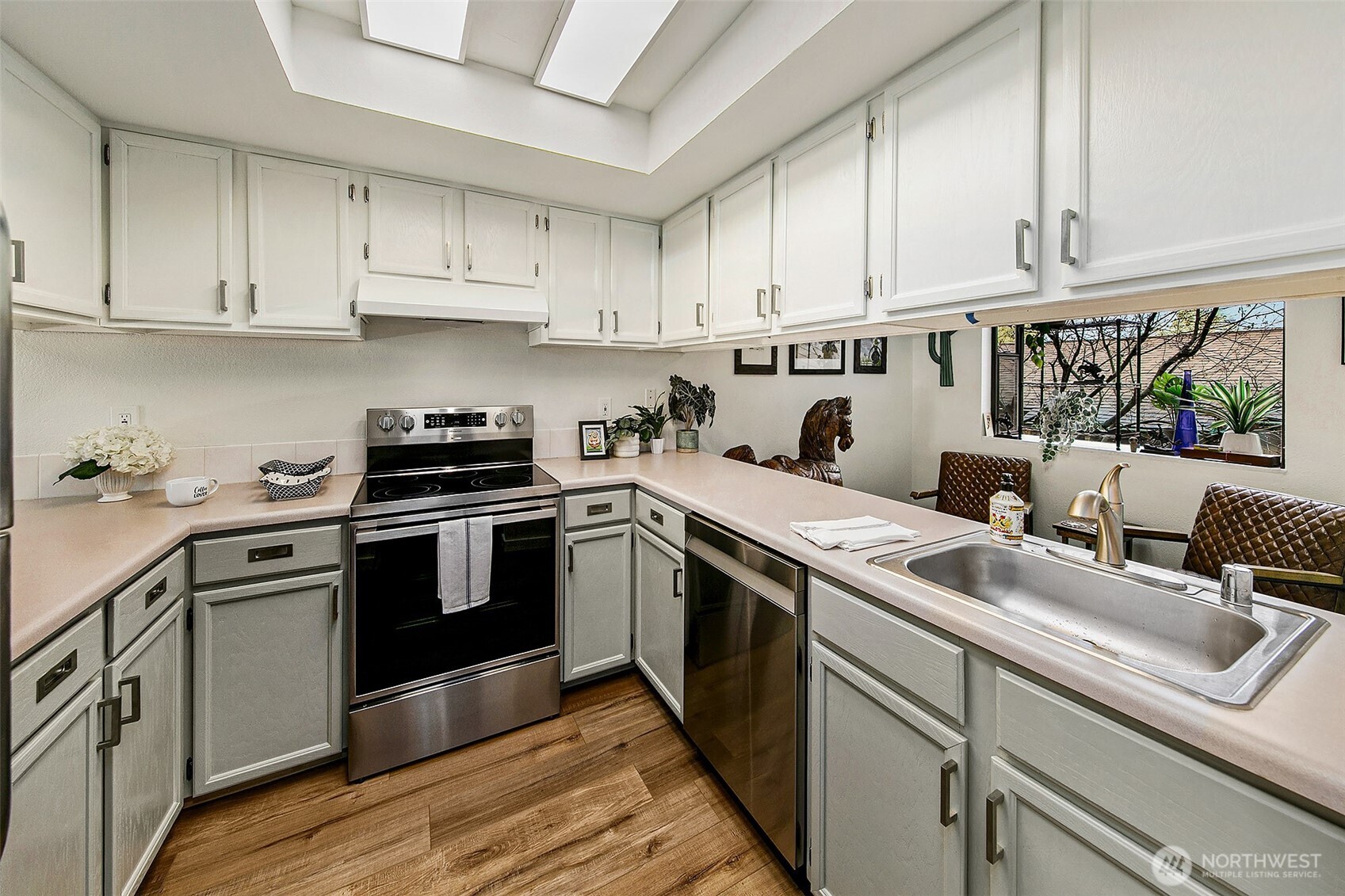 23001 Lakeview Drive I-206