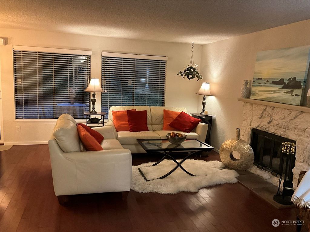 Photo of 1800 Grant Avenue #H1, Renton, WA 98055 (MLS # 2153746)