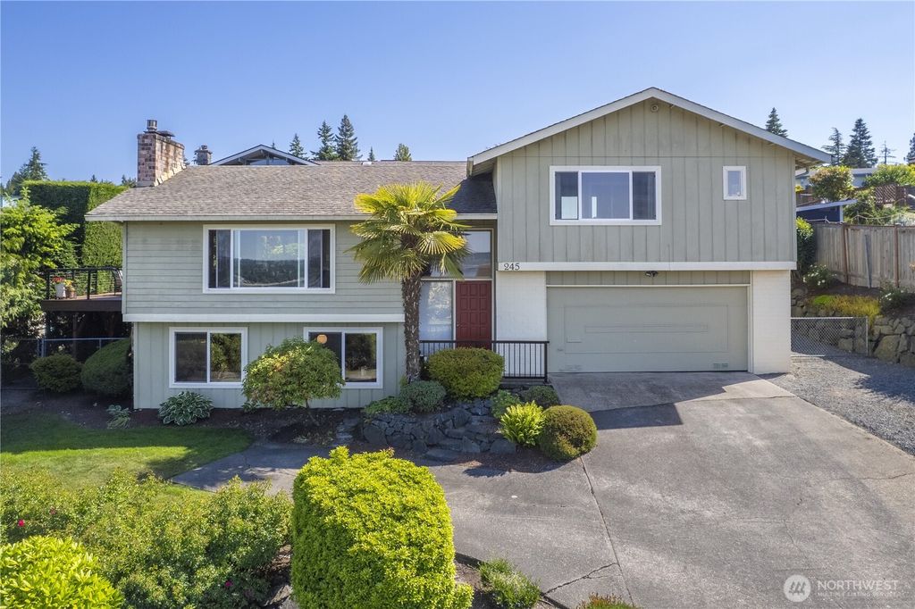 Photo of 245 SW 298th Place, Federal Way, WA 98023 (MLS # 2378079)