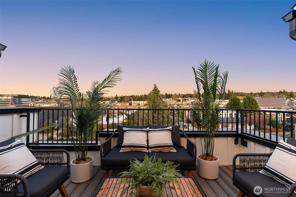 Photo of 112 A 2nd Street S, Kirkland, WA 98033 (MLS # 2422341)