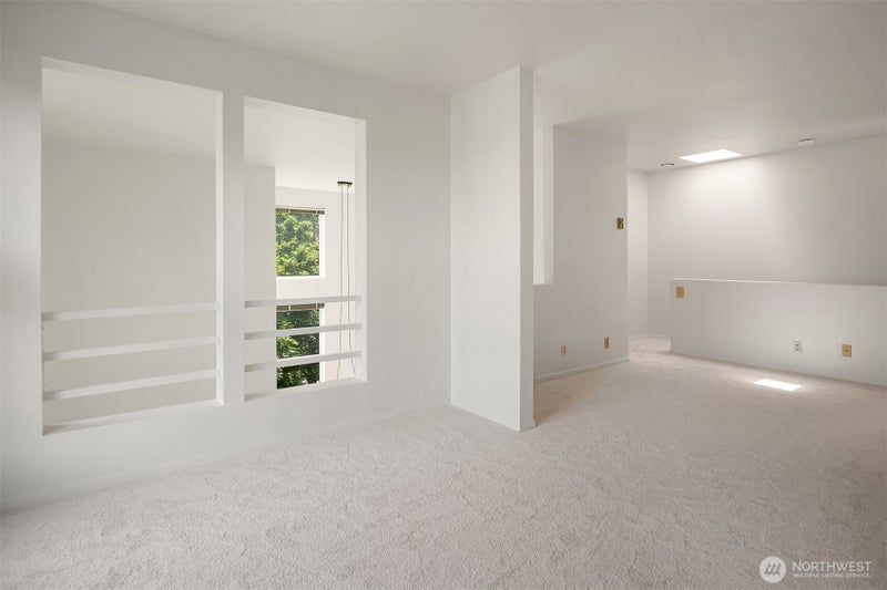 535 Summit Avenue E 403