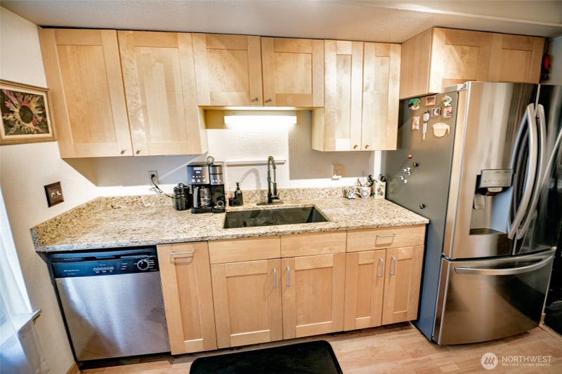 4635 W Lake Sammamish Parkway SE G305