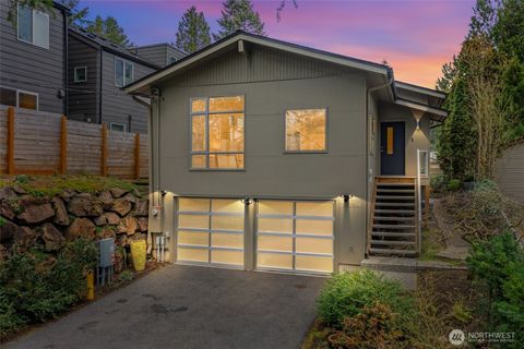 11814 31st Place NE, Seattle, WA 98125 - MLS#: 2338729