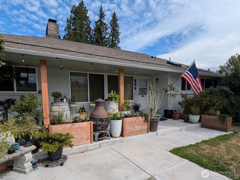 224 S 166th Street