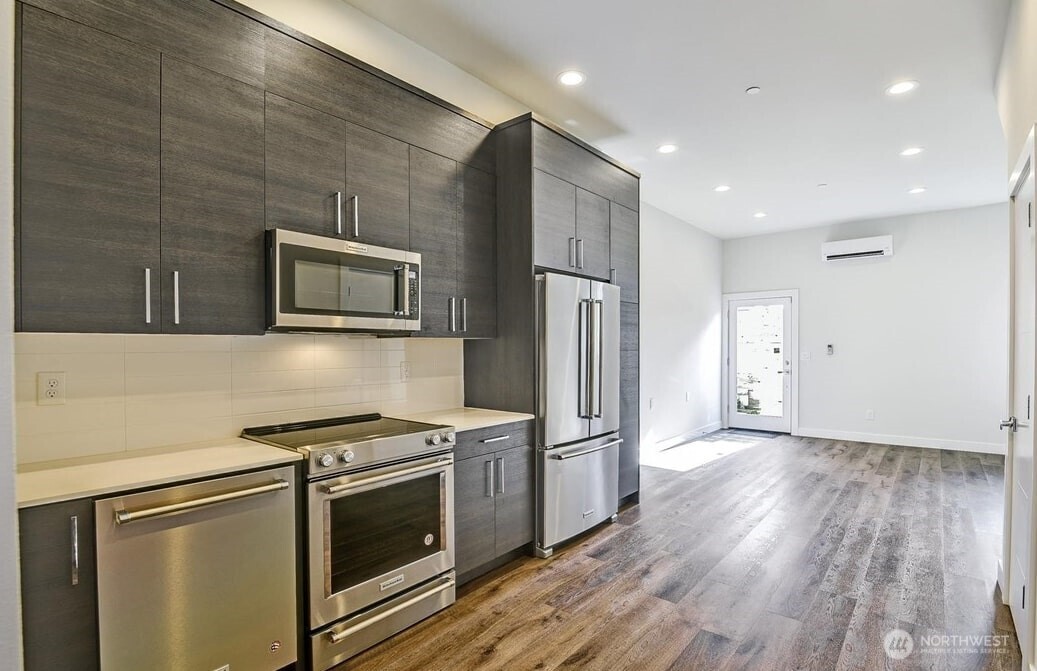 1919 24th Avenue S X