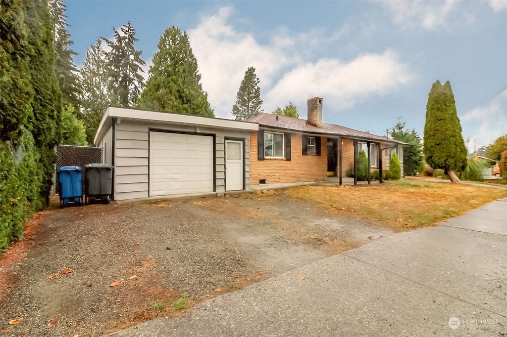 Photo of 24105 16th Avenue S, Des Moines, WA 98198 (MLS # 2011028)