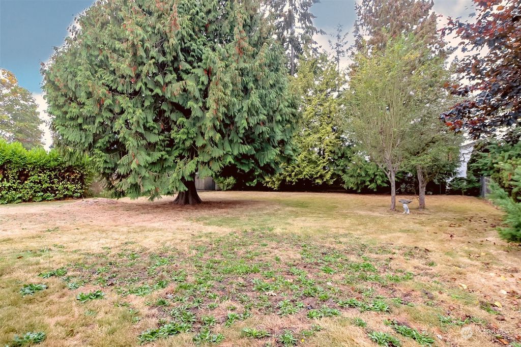 Photo of 24105 16th Avenue S, Des Moines, WA 98198 (MLS # 2011028)
