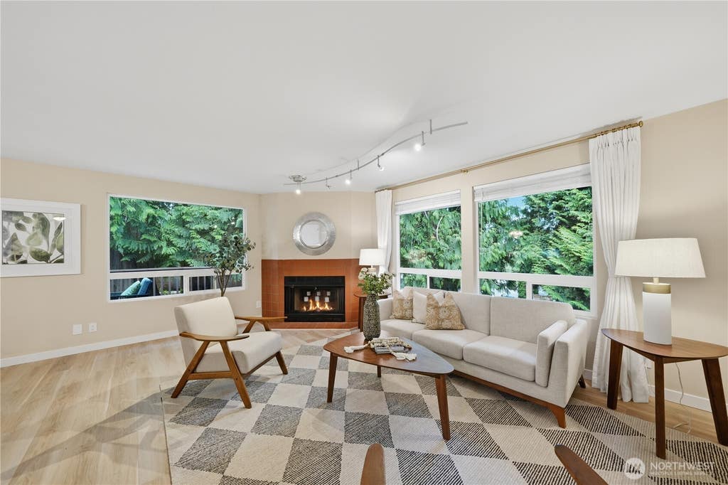 Photo of 1439 227th Avenue SE, Sammamish, WA 98075 (MLS # 2556987)