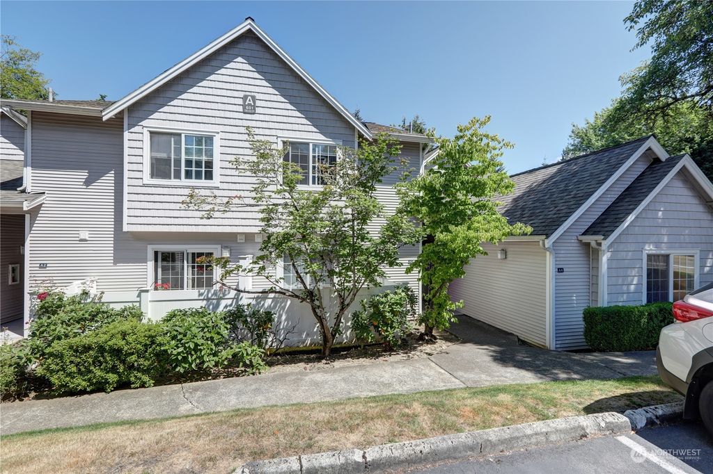 Photo of 601 12th Avenue NW #A4, Issaquah, WA 98027 (MLS # 2138444)