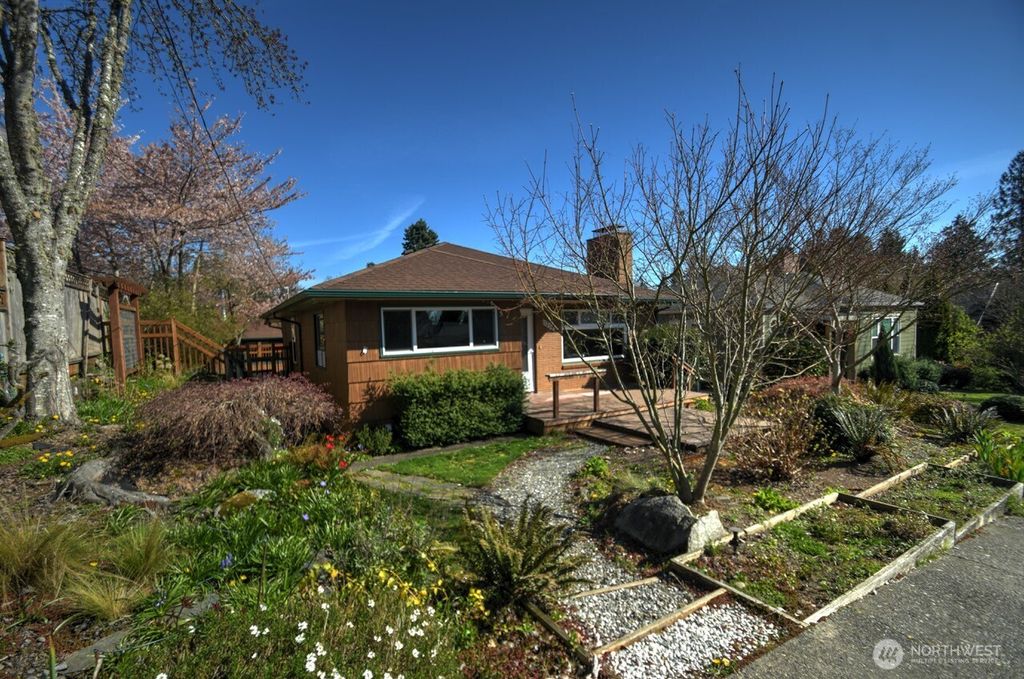 Photo of 1214 7th Avenue SW, Olympia, WA 98502 (MLS # 2503560)