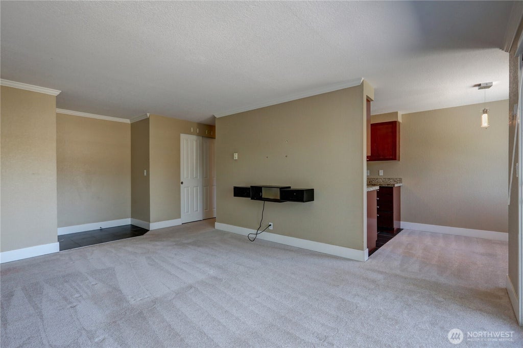 Photo of 939 N 101st Street #302, Seattle, WA 98133 (MLS # 2551171)