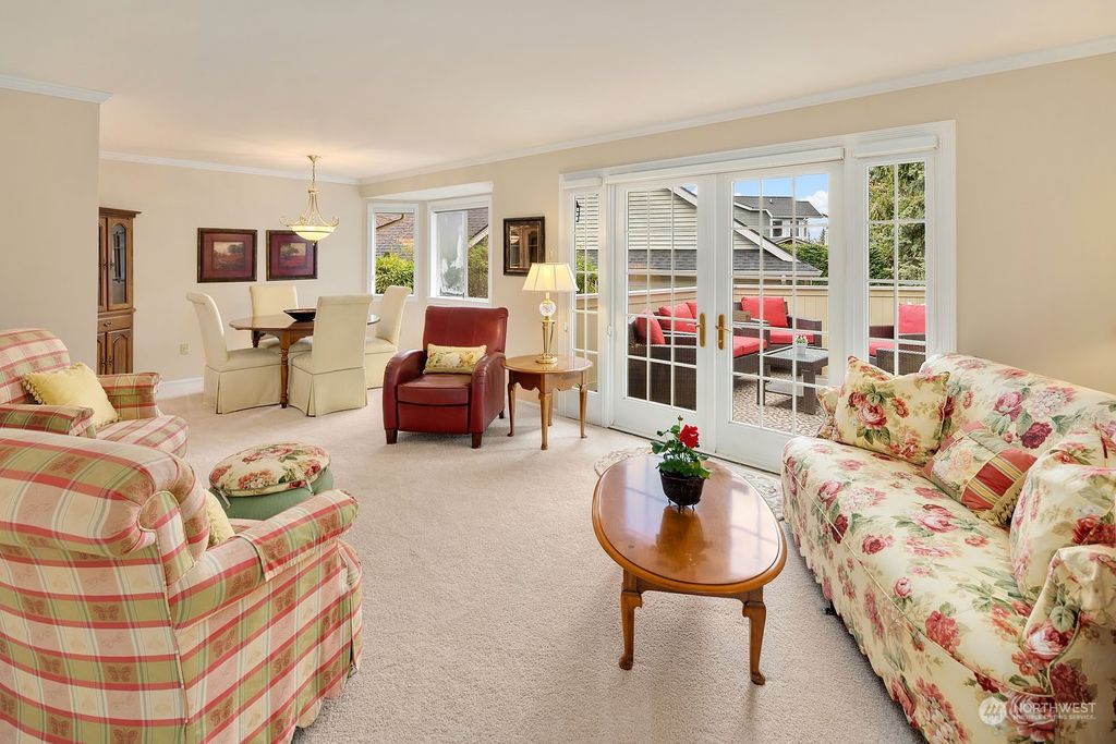 Photo of 10906 NE 62nd Street, Kirkland, WA 98033 (MLS # 2051789)