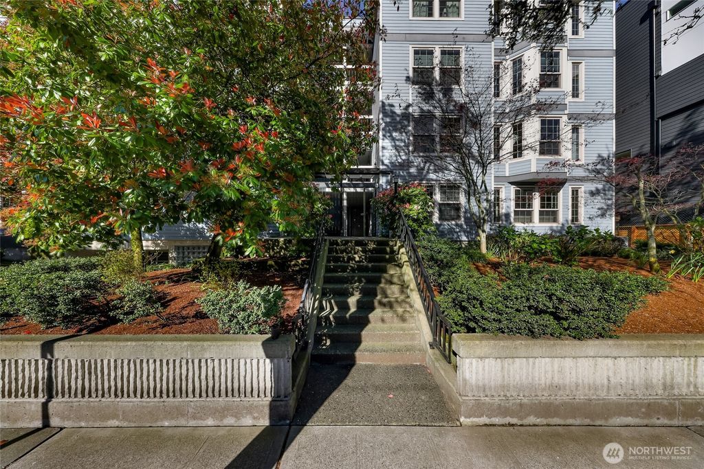 Photo of 1111 10th Avenue E #33, Seattle, WA 98102 (MLS # 2505748)